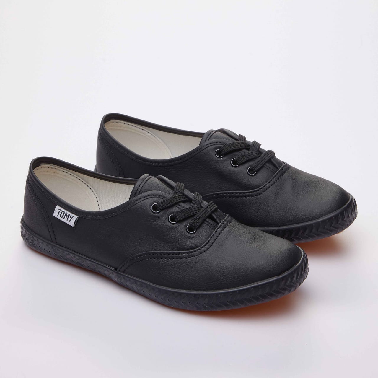 TOMY Tekkies / Sneakers 2 16b Tomy black tekkies sneakers